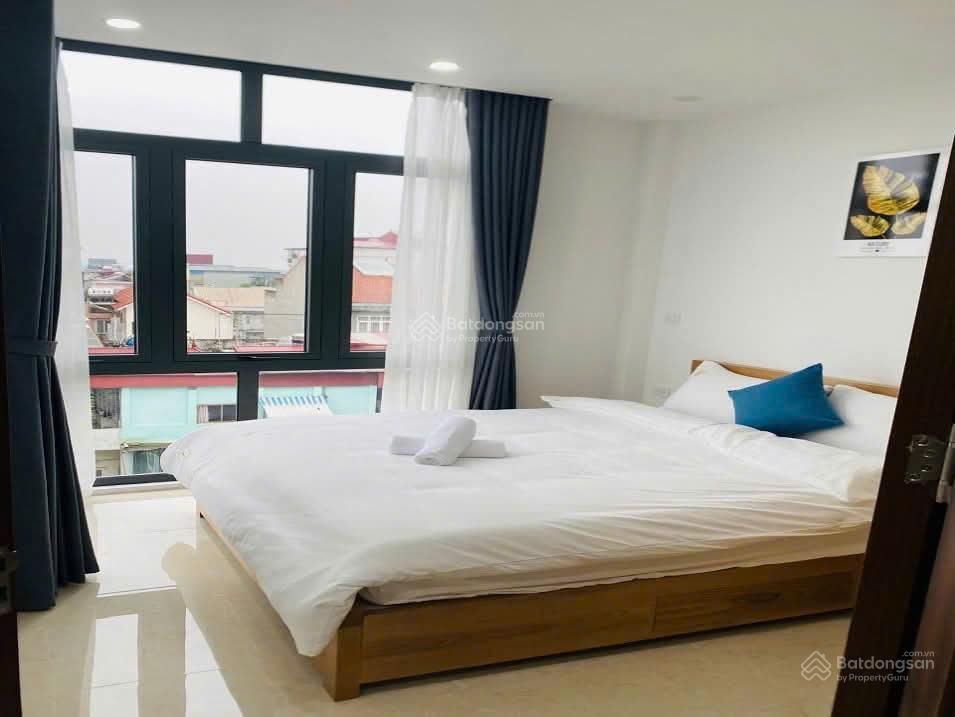 Căn hộ 2PN2VS 75m2 full nội thất xịn, ban công rộng 10 triệu/tháng phố Nghi Tàm, Tây Hồ.