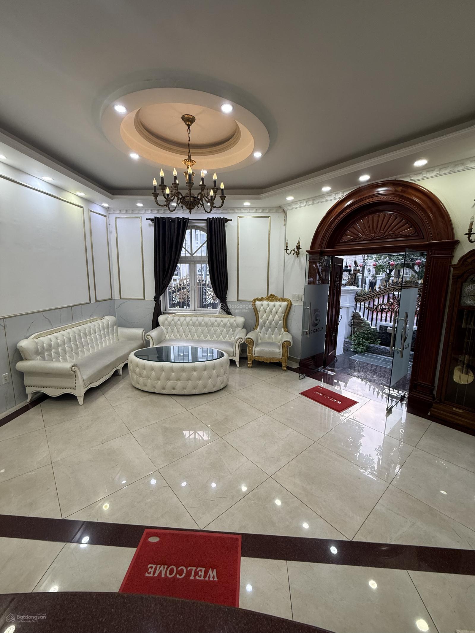 Cho thuê biệt thự góc 2MT đường khu Cityland Garden Hills, P5, Gò Vấp, DT: 9,5x20 nhà 1 hầm 4 lầu