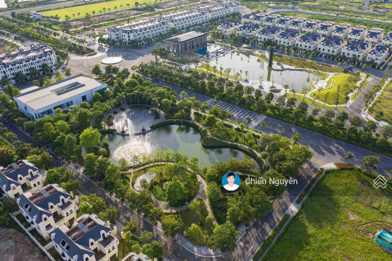 Hot! Chính chủ gửi bán căn liền kề view công viên, vị trí trung tâm, mặt đường 30m, giá đầu tư