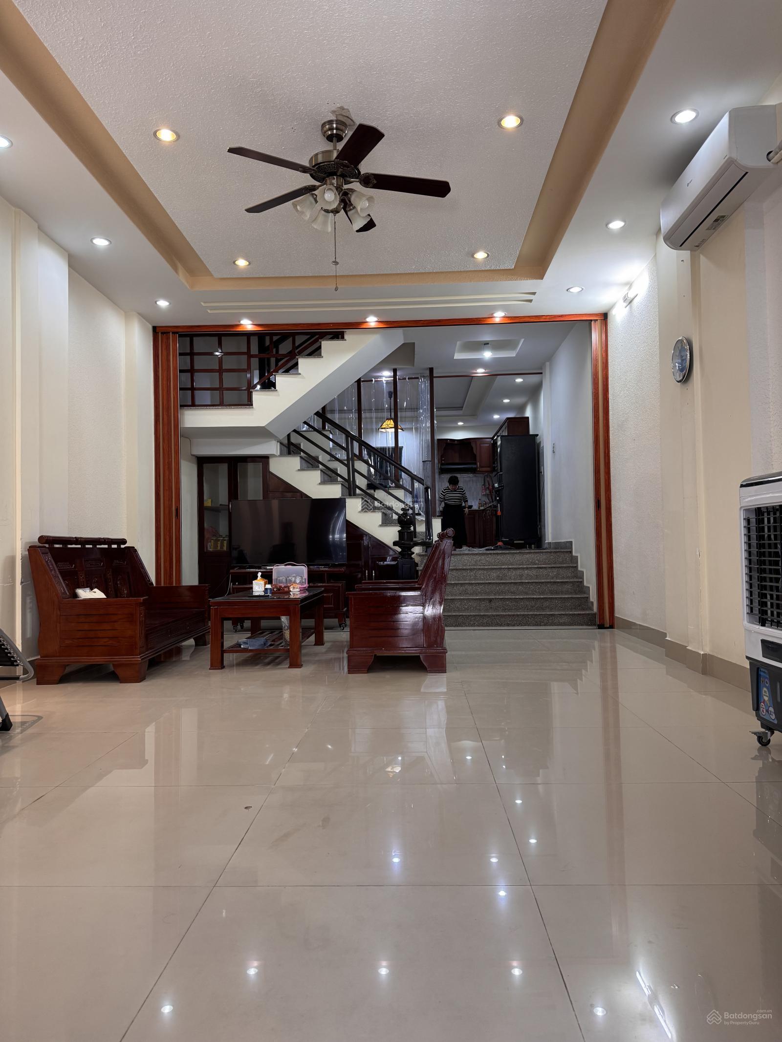 Cần bán nhà tại kđt Phước Long A Phường Nam Nha Trang full nội thất đẹp 97m2 ngang 5 đã có sổ