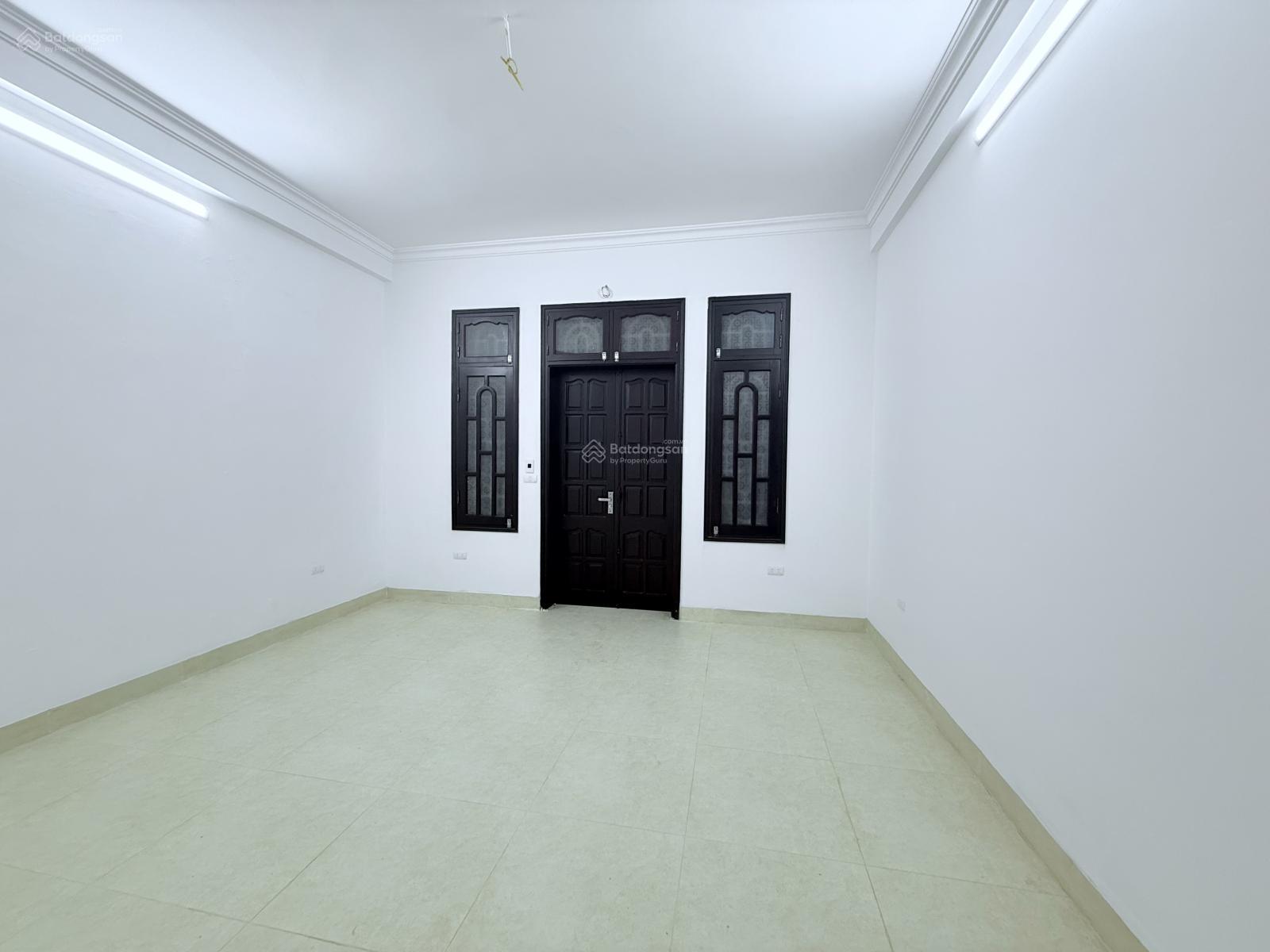 Cho thuê nhà Nghĩa Đô, 70m2, 5 tầng, mới đẹp - VP, KD, Đào tạo, ở gđ - 30Tr