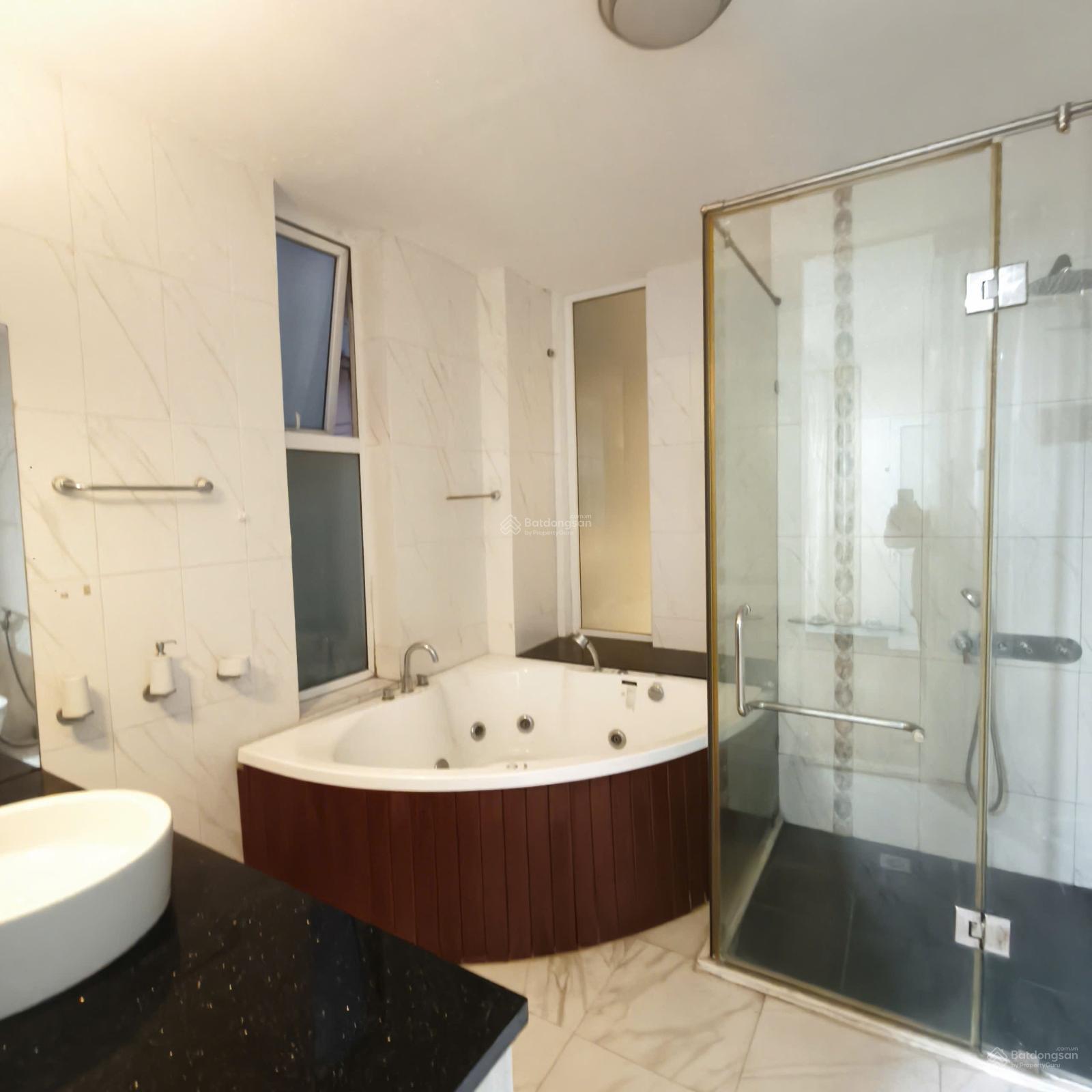 Biệt thự vila sân vườn đường Tây Hồ 3 tầng diện tích 250m2 1 khách 1 bếp 3 ngủ 3 vệ sinh Biệt thự vila sân vườn đường Tây Hồ 3 tầng diện tích 250m2 1 khách 1 bếp 3 ngủ 3 vệ sinh