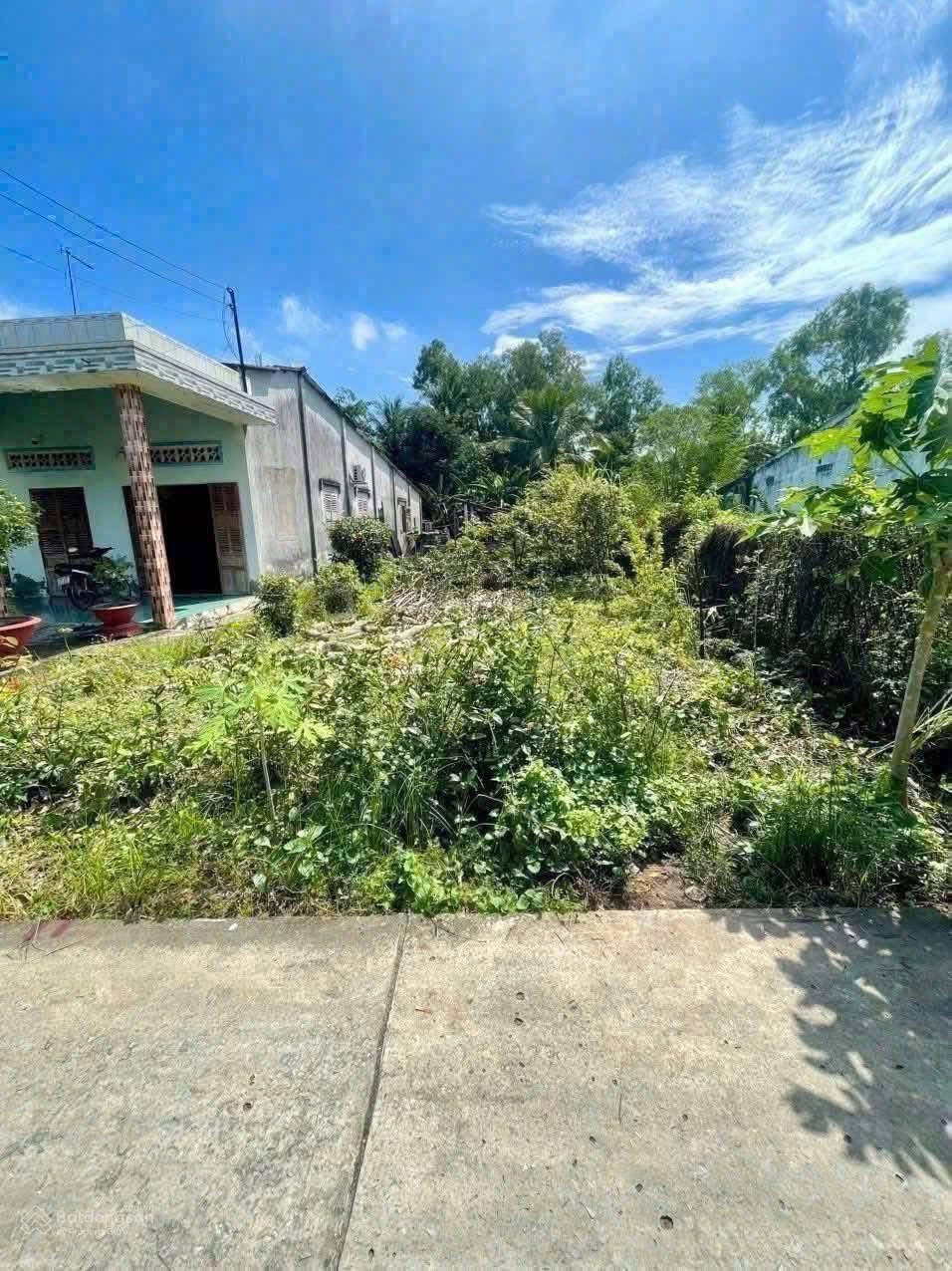 Bán lô đất thổ cư hẻm Châu Thị Kim, xã An Vĩnh Ngãi, tp Tân An, Long An, diện tích: 4,5 x 40m