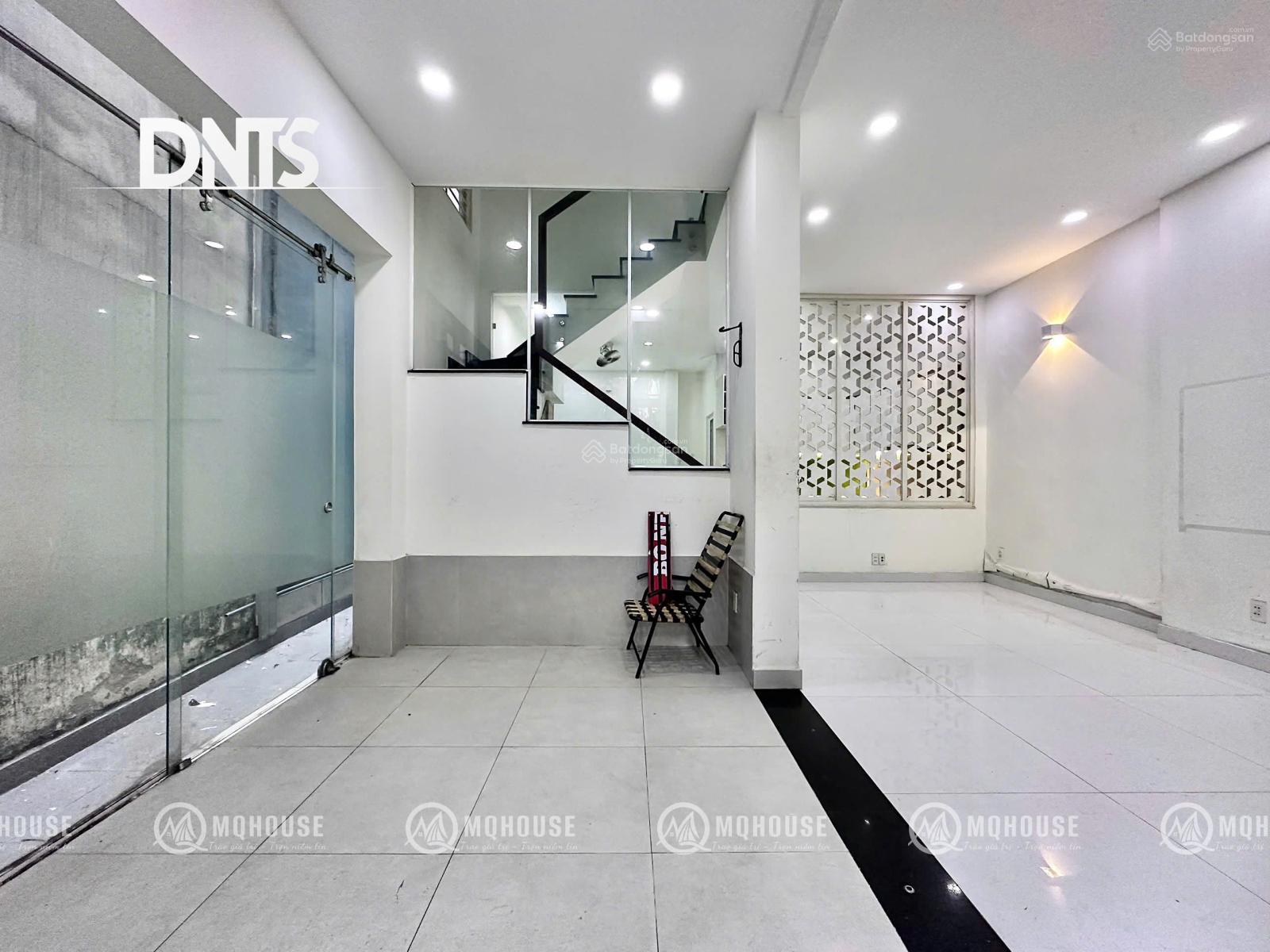 Cho thuê nhà 3 tầng 4PN gần trường ĐH Văn Lang, chợ Nguyễn Xí P13 Bình Thạnh Cho thuê nhà 3 tầng 4PN gần trường ĐH Văn Lang, chợ Nguyễn Xí P13 Bình Thạnh