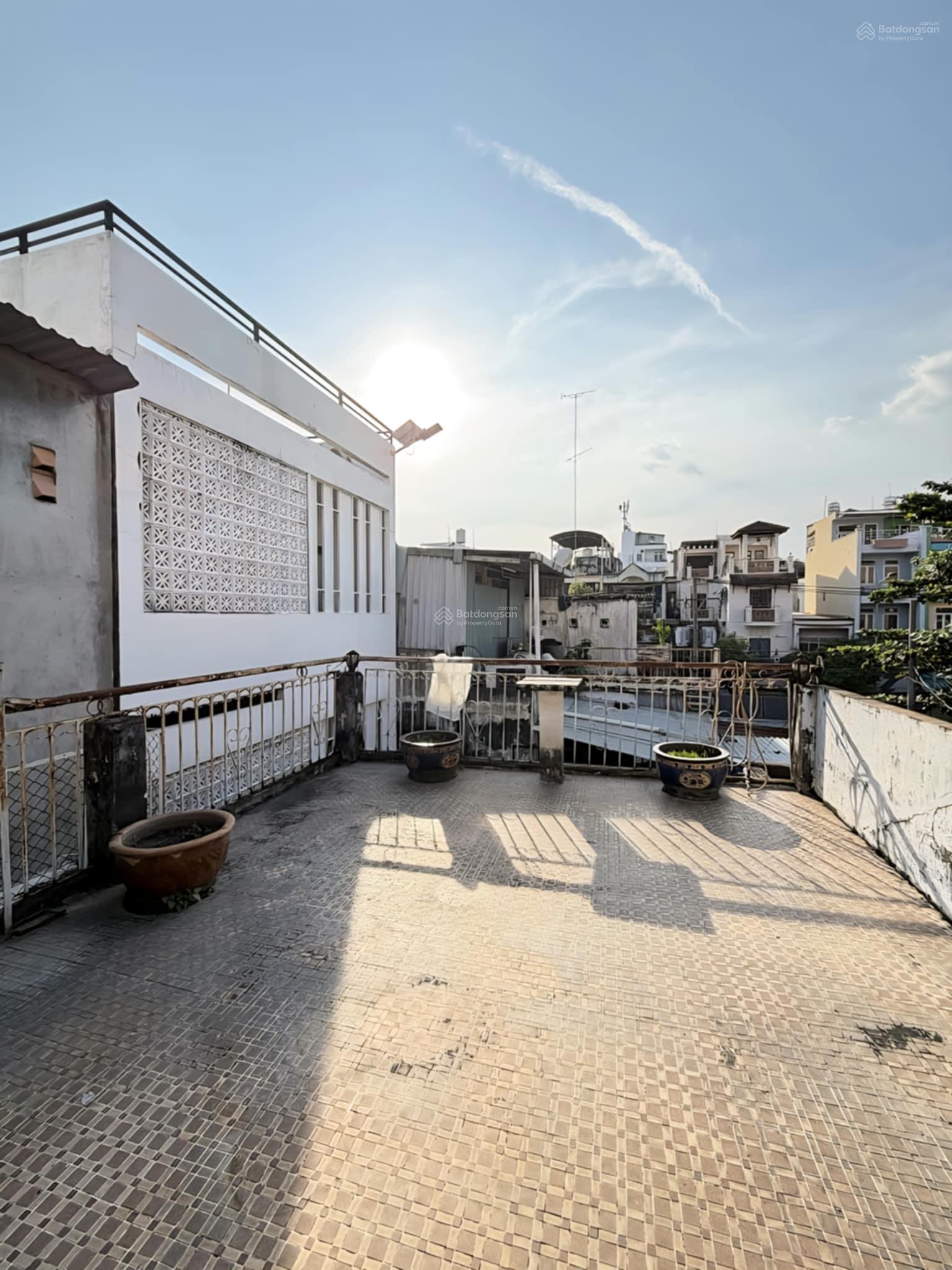 Bán nhà hxh Vạn Kiếp Bình Thạnh 65m2 - 3 tầng 5PN - Sát Quận 1 & Phú Nhuận - 9.79 tỷ