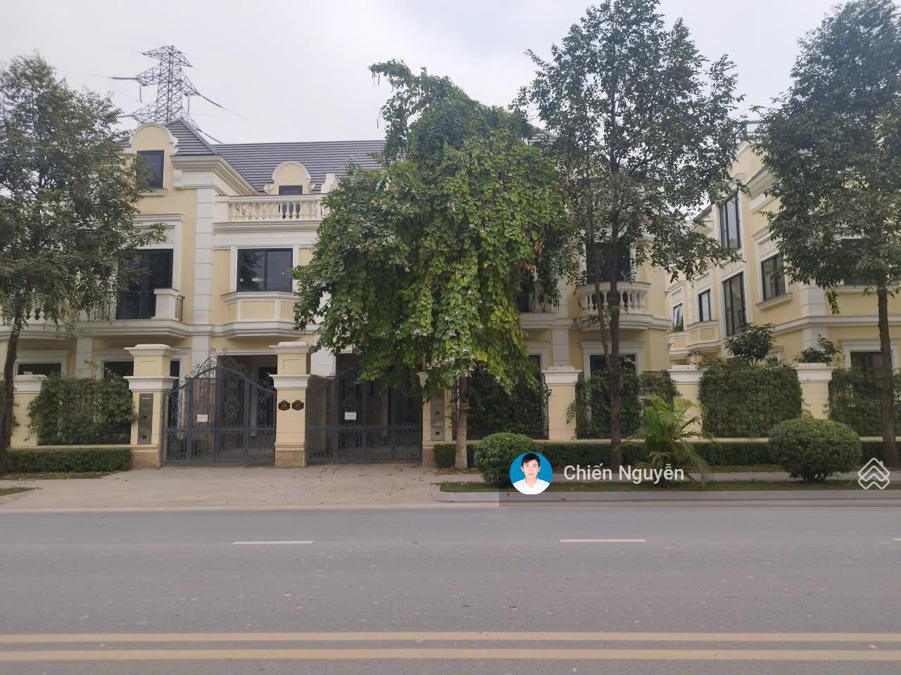 Cần bán biệt thự song lập 201m2, đường 25m, trục chính, mẫu mới mặt tiền rộng, có hầm, giá đầu tư