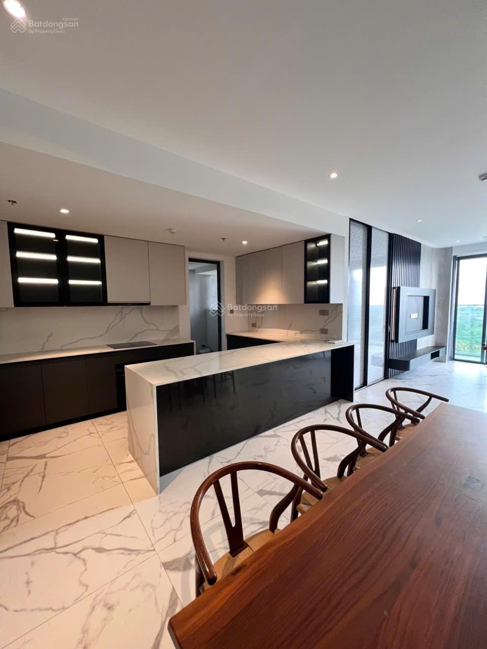 The Crest - Metropole: Cho thuê căn hộ 2PN + 1 Full nội thất - View sông, Landmark 81 thoáng The Crest - Metropole: Cho thuê căn hộ 2PN + 1 Full nội thất - View sông, Landmark 81 thoáng