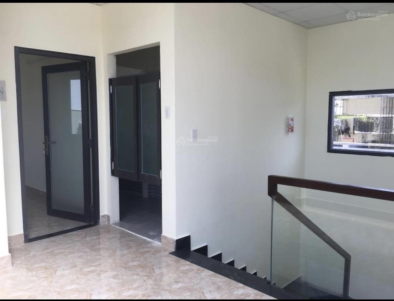 Cho thuê căn nhà 2 mặt tiền đường 2/4 - Vạn Thạnh ngay trung tâm, gần cầu Hà Ra chỉ 40tr/tháng