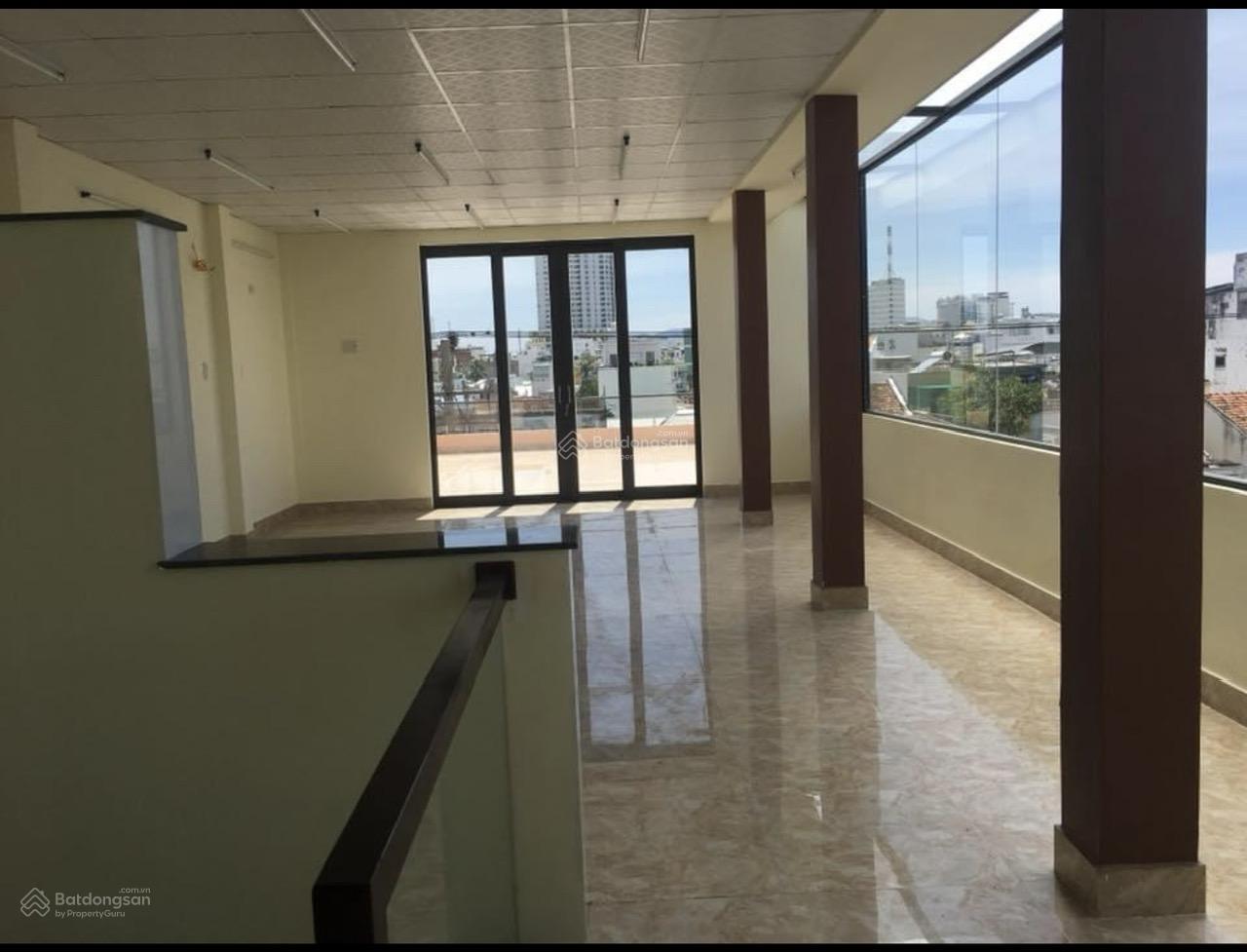 Cho thuê căn nhà 2 mặt tiền đường 2/4 - Vạn Thạnh ngay trung tâm, gần cầu Hà Ra chỉ 40tr/tháng