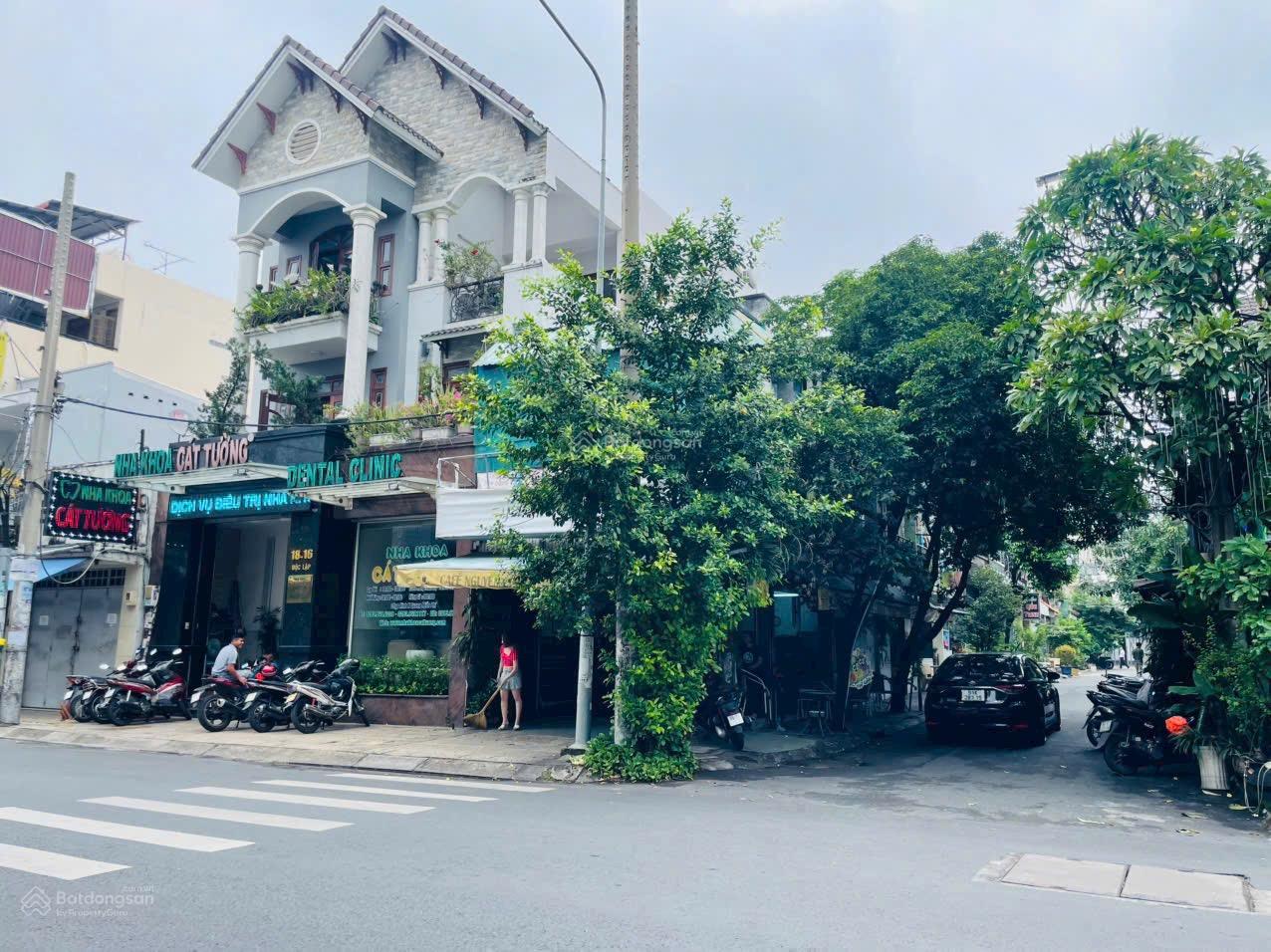 Bán góc 2MTKD Độc lập kinh doanh sầm uất gần chợ Tân Phú 5.15x18 m đúc 1 lầu giá 19.5 tỷ Tl!