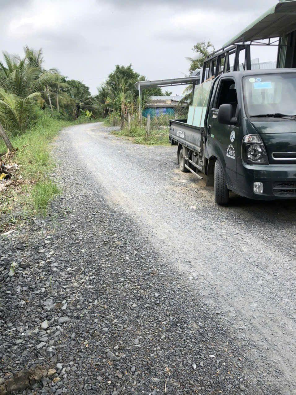 Bán kho 300m2 (14,3 x 22) giá 3,5 tỷ , cách đường 835 tầm 800m, cách QL 1A chợ gò đen 5km Bán kho 300m2 (14,3 x 22) giá 3,5 tỷ , cách đường 835 tầm 800m, cách QL 1A chợ gò đen 5km