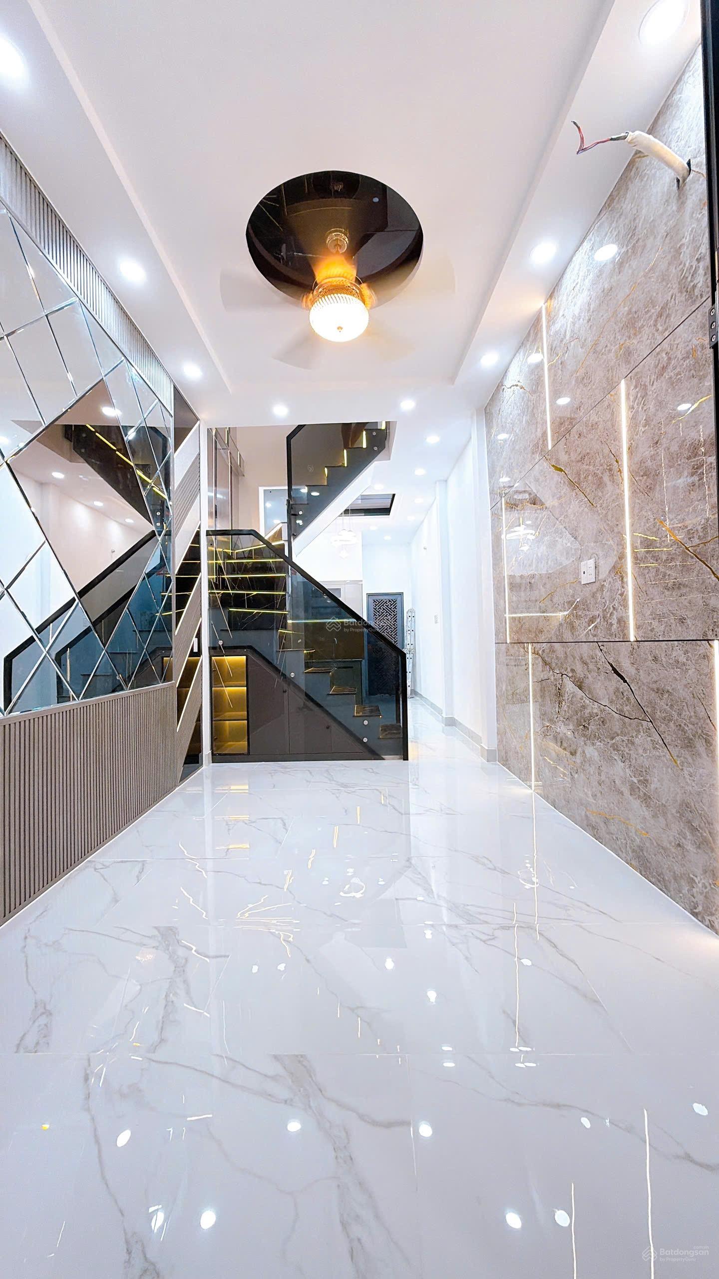 BÁN NHÀ ĐẸP 03 TẤM BTCT - KDC HH- LE VĂN LINH F12 QUẬN 4