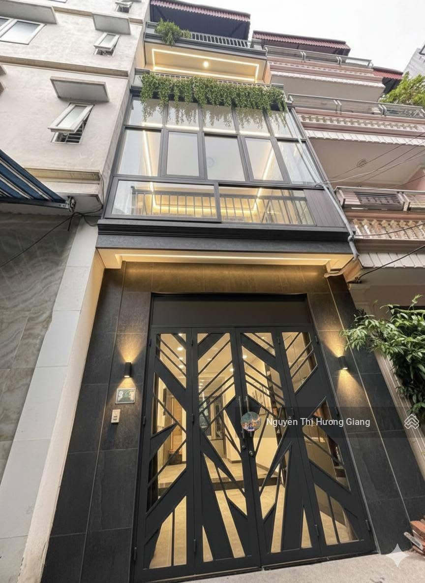 Chủ cắt lỗ bán gấp Nhà Văn Quán, Hà Đông, 56m2, 4 tầng, nhỉnh 11 tỷ, ô tô qua nhà
