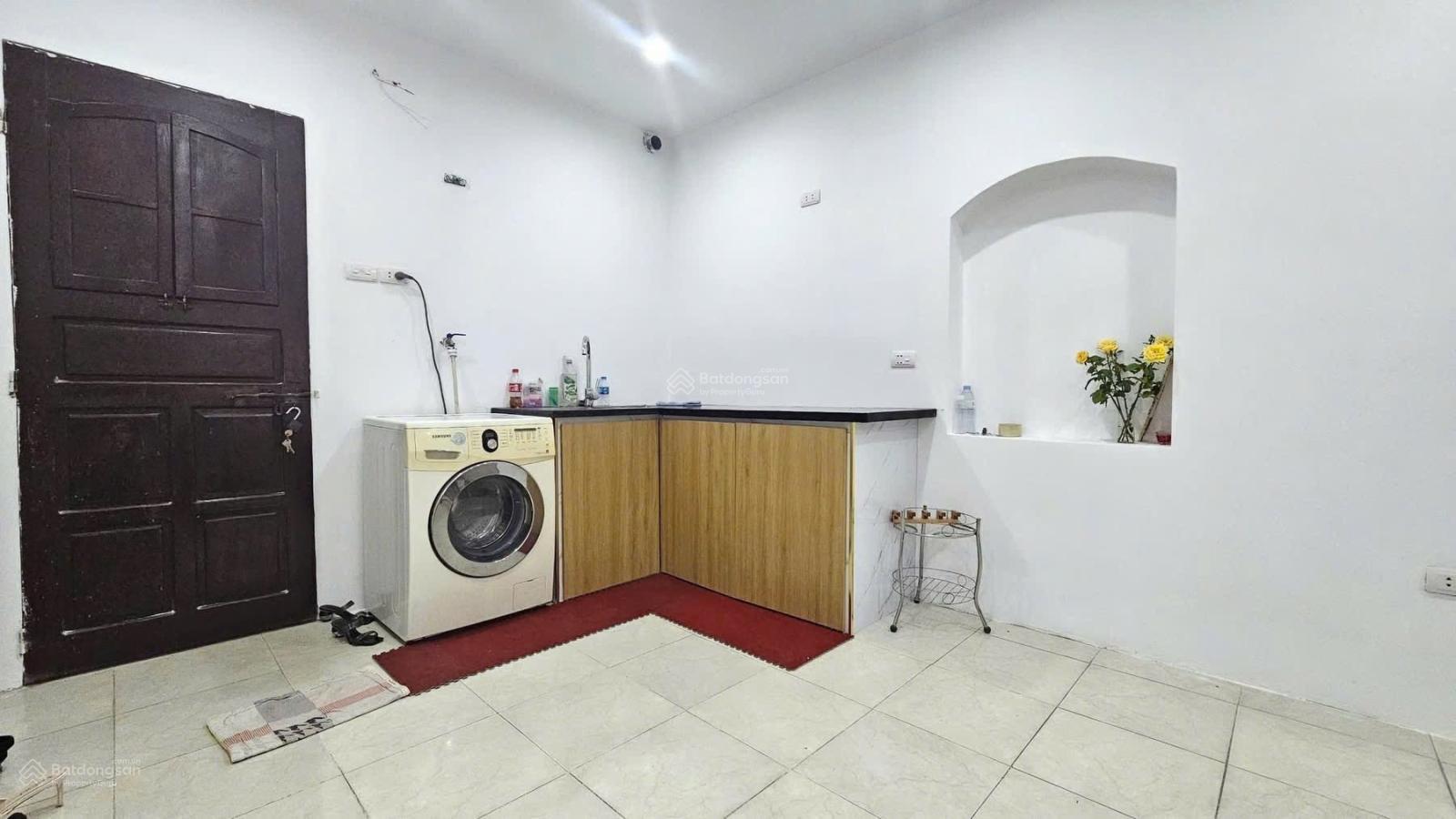 Chính chủ cần bán trước tết căn hộ TT tầng 3 - Kim Ngưu, 1N 1K bếp và VSKK 2 thoáng SĐCC 2,65 tỷ