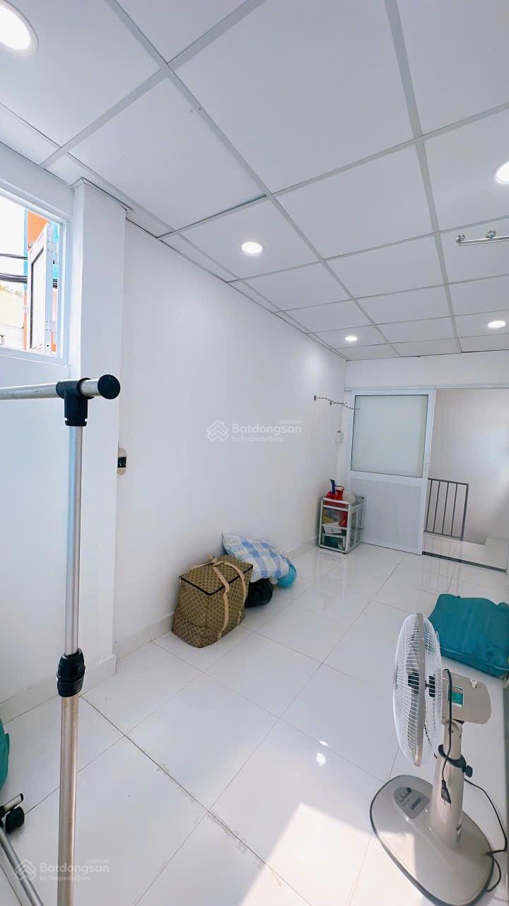 Bán nhà mặt tiền đường xe hơi. Sát bên trường học. Vừa ở vừa kinh doanh Bán nhà mặt tiền đường xe hơi. Sát bên trường học. Vừa ở vừa kinh doanh