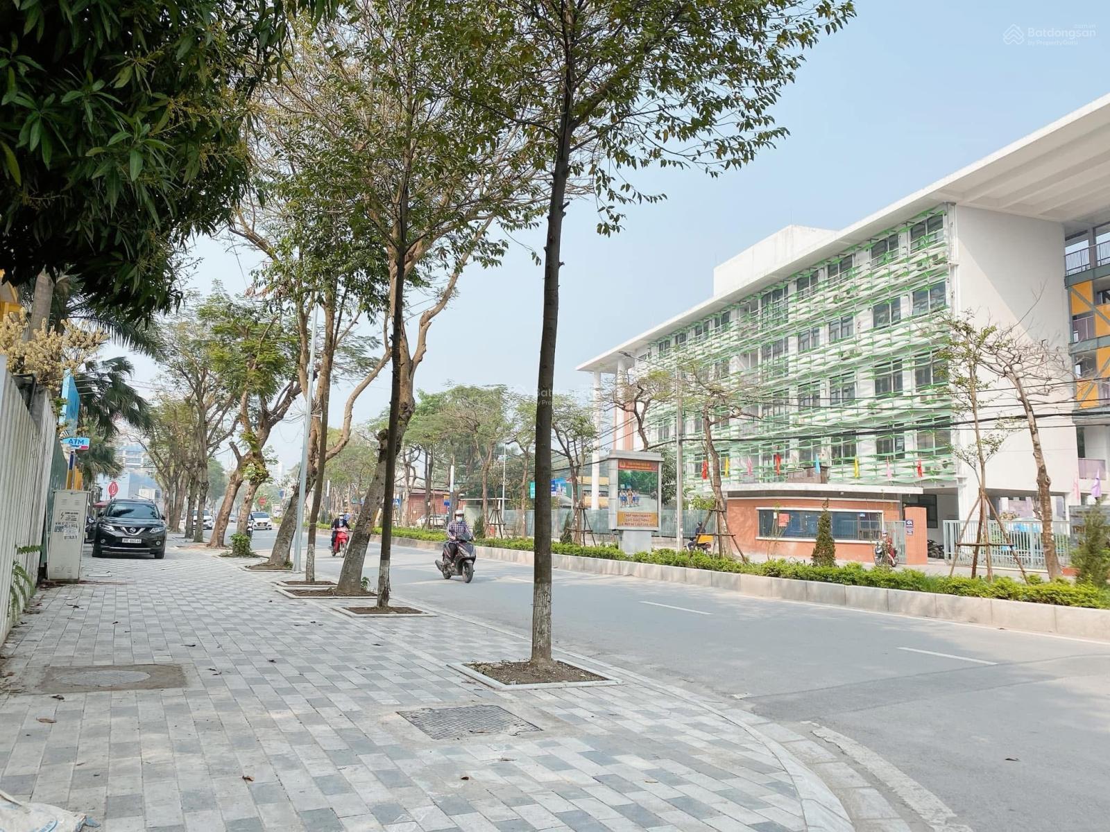 Đất - Đẹp Nhất Mặt Phố Lạc Long Quân, 190m2, Mặt Tiền 11m, View Hồ Tây, Ko QH, Xây Toà Nhà Hạng A Đất - Đẹp Nhất Mặt Phố Lạc Long Quân, 190m2, Mặt Tiền 11m, View Hồ Tây, Ko QH, Xây Toà Nhà Hạng A