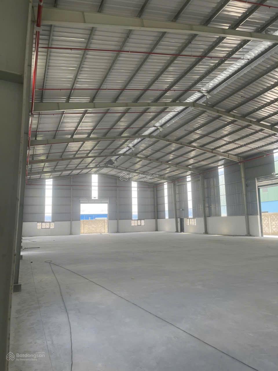 Cho thuê kho xưởng KCN Đức Hòa Long An, KV: 3.000m2, xưởng: 1.700m2, giá thuê: 200tr/tháng