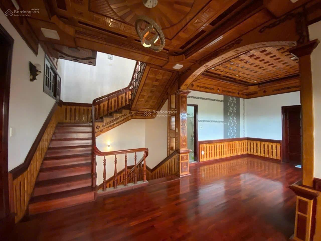 cho thuê nhà 3 tầng MT đường lớn phường nại hiên đông ! Sơn trà
35tr/ thang
dt đất : 200