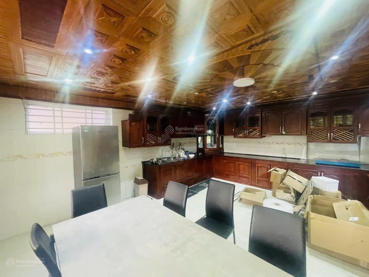 cho thuê nhà 3 tầng MT đường lớn phường nại hiên đông ! Sơn trà
35tr/ thang
dt đất : 200