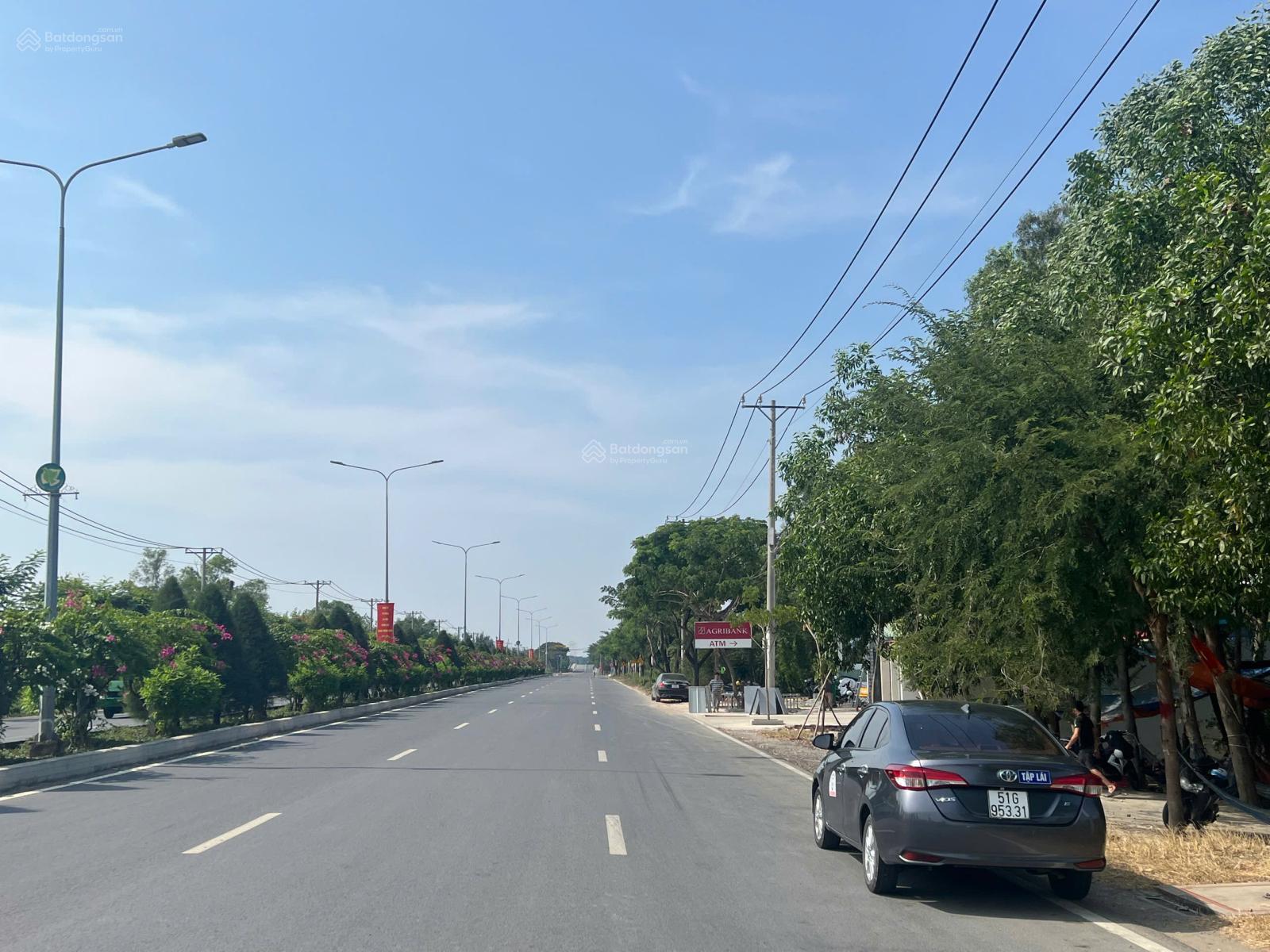 Bán lô đất đẹp ngay mặt tiền Rừng Sác vòng xoay long Hoà, sát bên ngân hàng Agribank