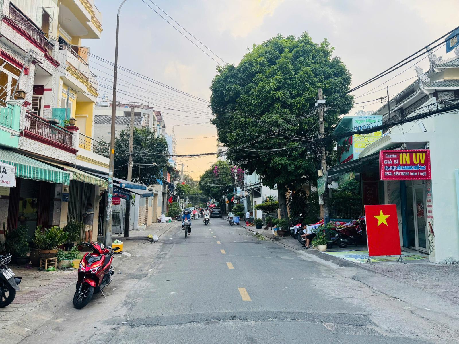 BÁN NHÀ MẶT TIỀN KHU HỌ LÊ TÂN PHÚ - 4.65X25M - GIÁ 10.5 TỶ - GIÁ TỐT