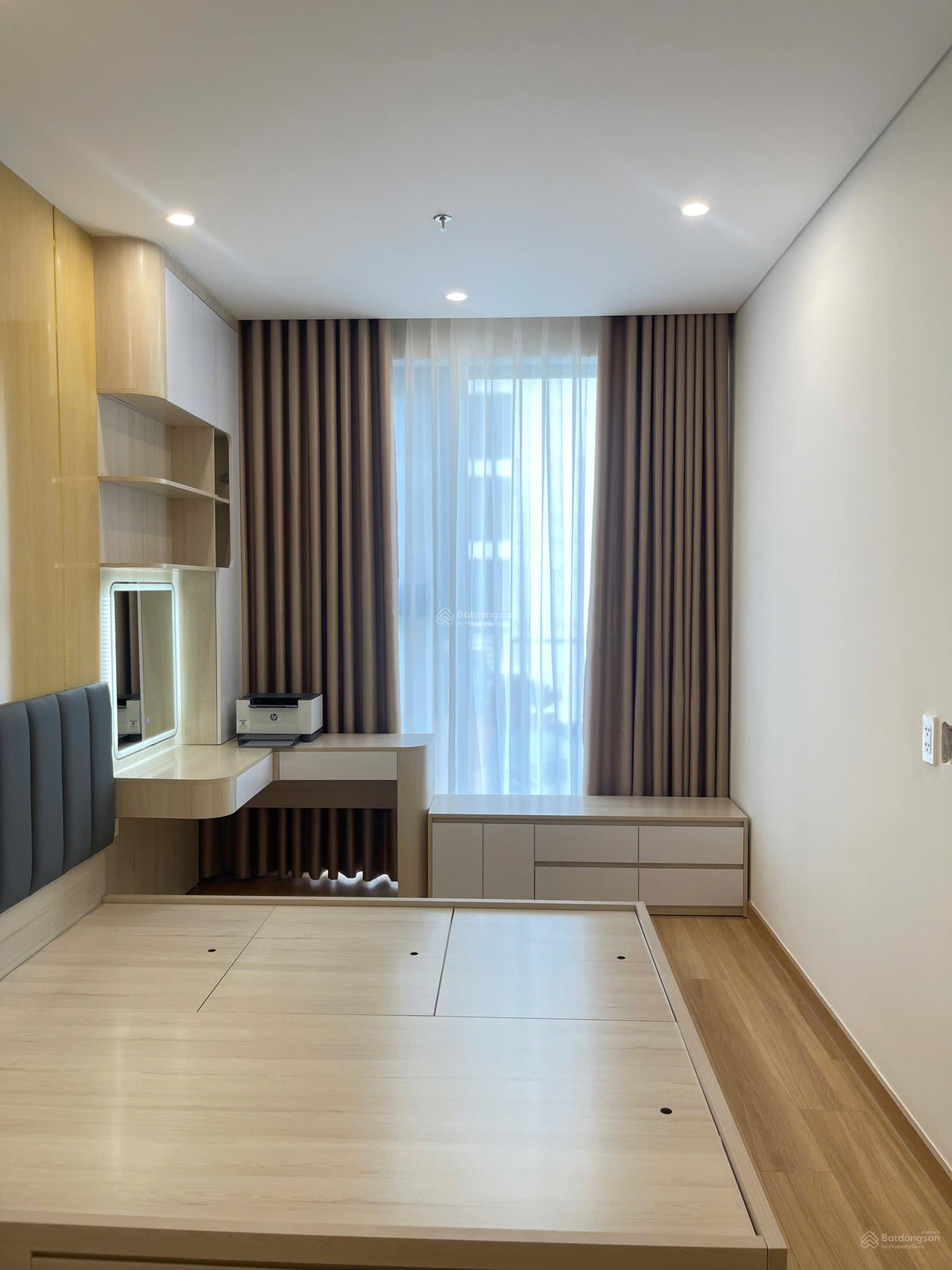 Bán căn 2PN full đồ đẹp, ban công Đông Nam, view bể bơi chung cư Sentosa Sky Park giá 3.2 tỷ