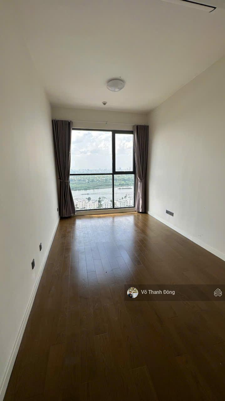 Cho thuê 3 phòng ngủ Q2 Thảo Điền nội thất cơ bản, tầng cao view sông, giá chỉ 45 triệu/tháng