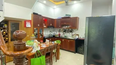 CHO THUÊ NHÀ 3 TẦNG DIỆN TÍCH 56M - ĐƯỜNG XE HƠI - GIÁ 10TR/THÁNG , CỌC 1 THÁNG