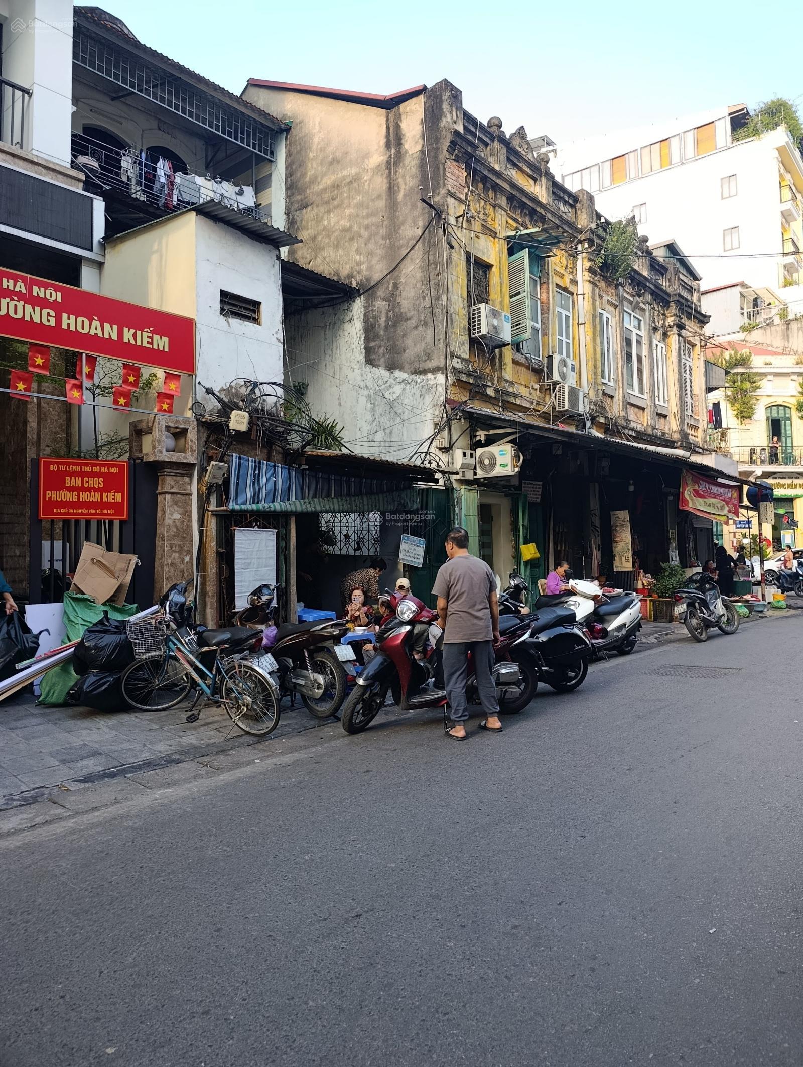 SIÊU HIẾM - TẠ HIỆN - HOÀN KIẾM - LÔ GÓC 2 MẶT PHỐ - 183m - Mt 20m - 290 tỷ SIÊU HIẾM - TẠ HIỆN - HOÀN KIẾM - LÔ GÓC 2 MẶT PHỐ - 183m - Mt 20m - 290 tỷ