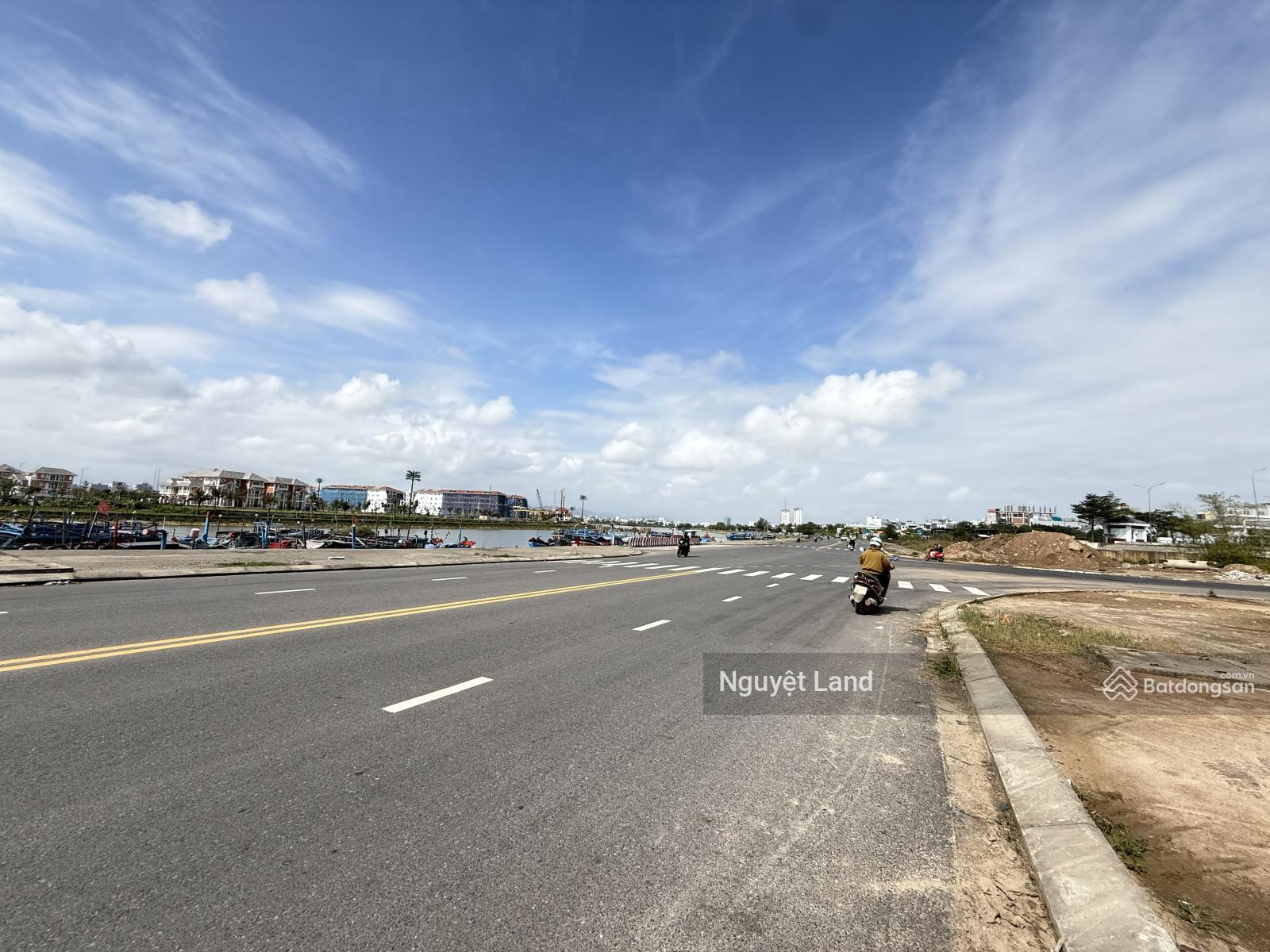 Chính chủ Bán đất góc 2 mặt tiền đường NƯỚC MẶN 3 - NGUYỄN THẾ KỶ, khu ĐT Nam Việt Á, vị trí đẹp