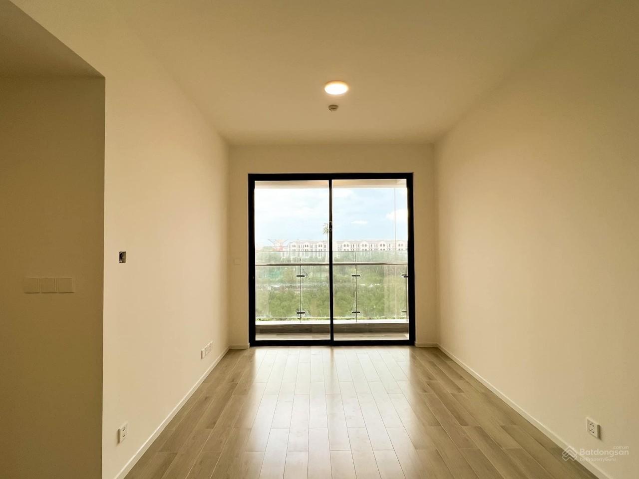 Cho thuê 2PN2WC Masteri Centre Point, có bếp, rèm, giàn phơi, kệ. Chỉ 8.5 triệu. LH 0828 030 ***