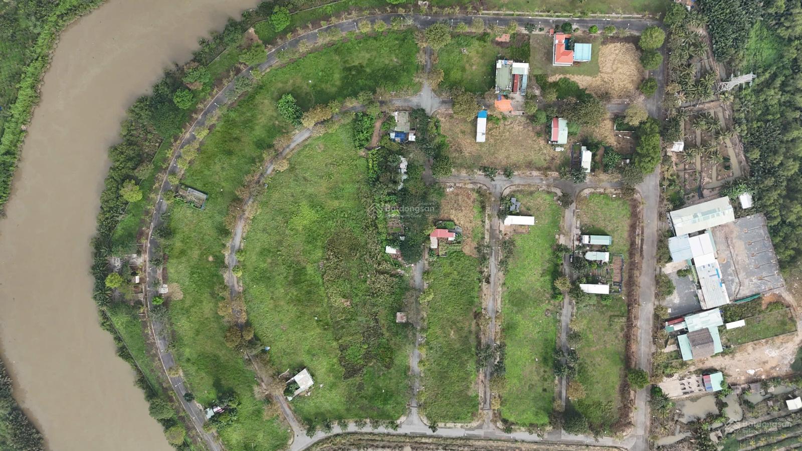 Chính chủ gửi bán 2 lô đất nền KDC Tân Cảng .