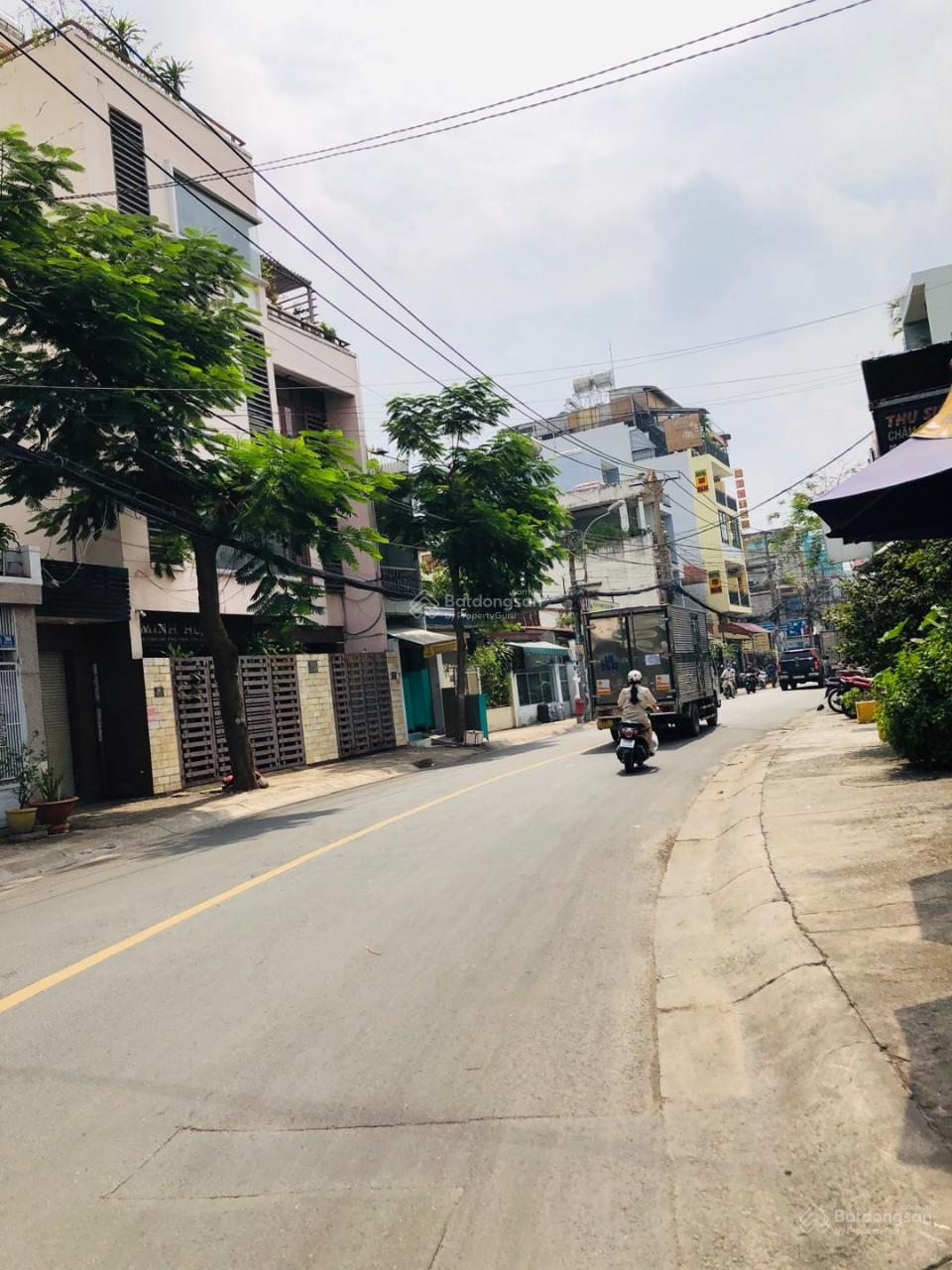 Mặt tiền đường Hoàng Xuân Nhị phường Phú Trung dt 4,2mx19m cấp 4 giá 8,5 tỷ