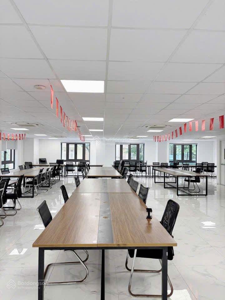 Còn duy nhất văn phòng 105m2, giá 12,5 triệu tại phô 71 Khương Đình, Thanh Xuân, miễn phí xe máy