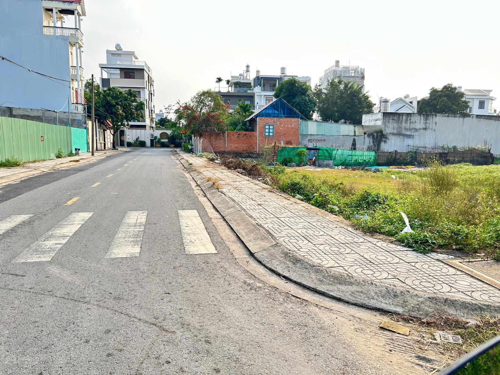 Đất 8.1m x11m, Thổ cư, Mặt tiền Tân Xuân, Khu Quang Hùng, sau lưng Quán Cô Chủ Nhỏ, Giá 5.28 tỷ tl