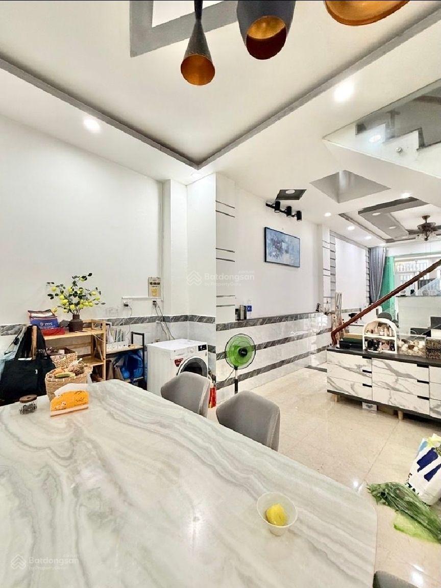 Mặt tiền 5x20m - 4 tầng khu Tên Lửa. Chỉ 10 tỉ hơn full nội thất sang trọng