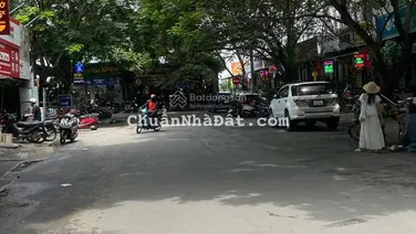 Bán lô góc mặt tiền đối diện chung cư, thuận tiện kinh doanh buôn bán, đang thuê có dòng tiền sẵn