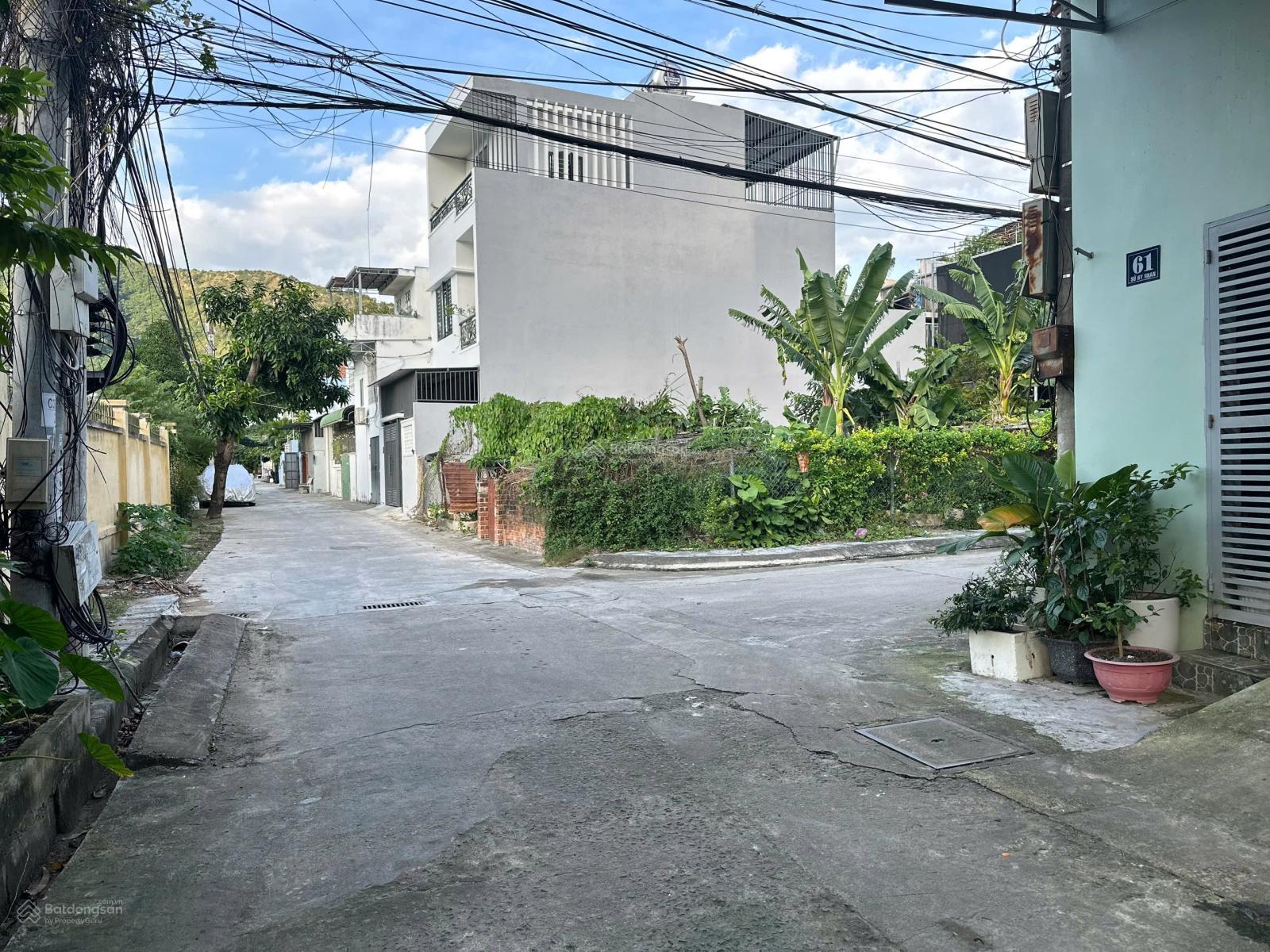 Bán đất mặt tiền SỬ HY NHAN - vĩnh hoà diện tích 90,7 m ngang 6 m cách biển 260 m giá 74 tr / m2