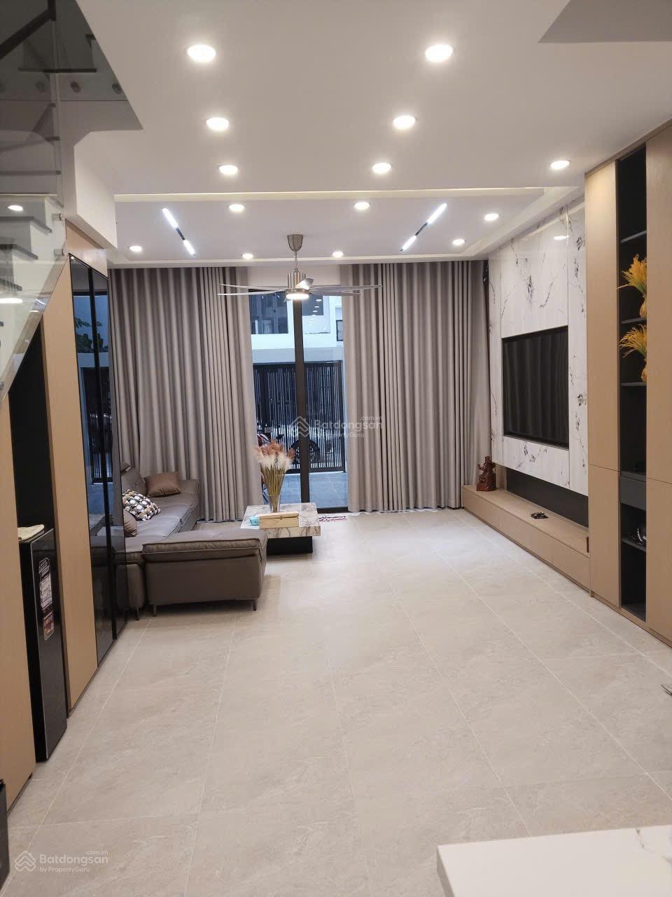 Bán nhà mới xây gói 5 KĐT Mỹ Gia, đầy đủ nội thất. Giá bán: 8,6tỷ. LH: 0901 925 *** Kim Ánh