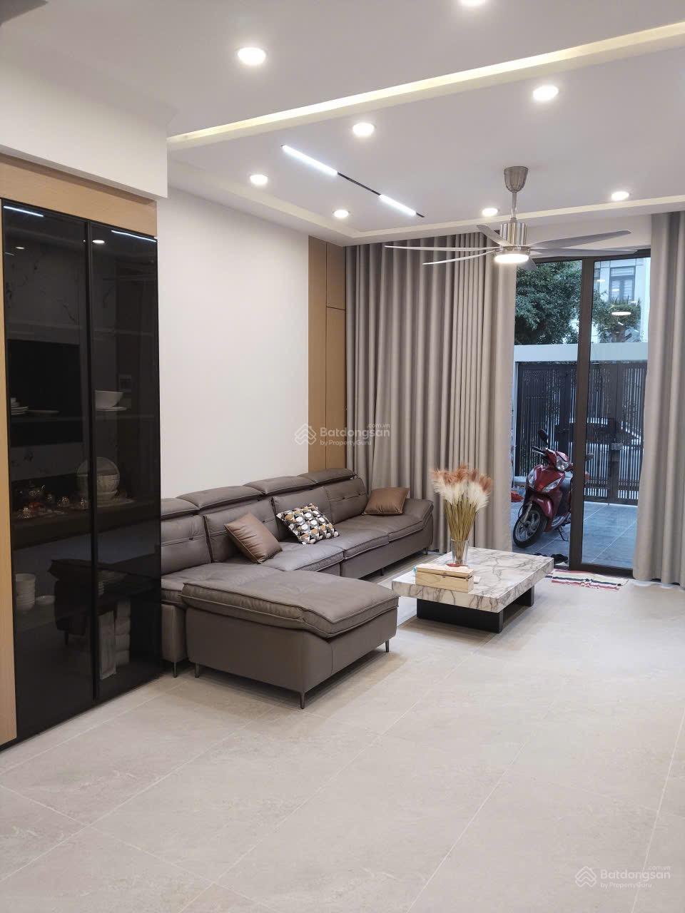 Bán nhà mới xây gói 5 KĐT Mỹ Gia, đầy đủ nội thất. Giá bán: 8,6tỷ. LH: 0901 925 *** Kim Ánh