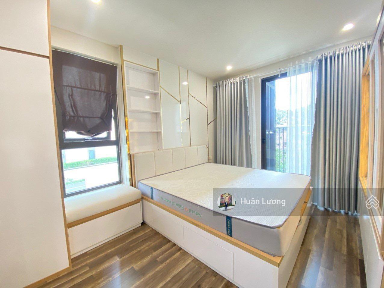 Thiện chí bán căn 2PN-87m2, 2PN - 2WC đã có sổ hồng view Q1, full nội thất đẹp tại Hà Đô Centrosa