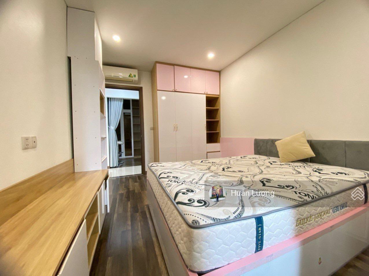 Thiện chí bán căn 2PN-87m2, 2PN - 2WC đã có sổ hồng view Q1, full nội thất đẹp tại Hà Đô Centrosa