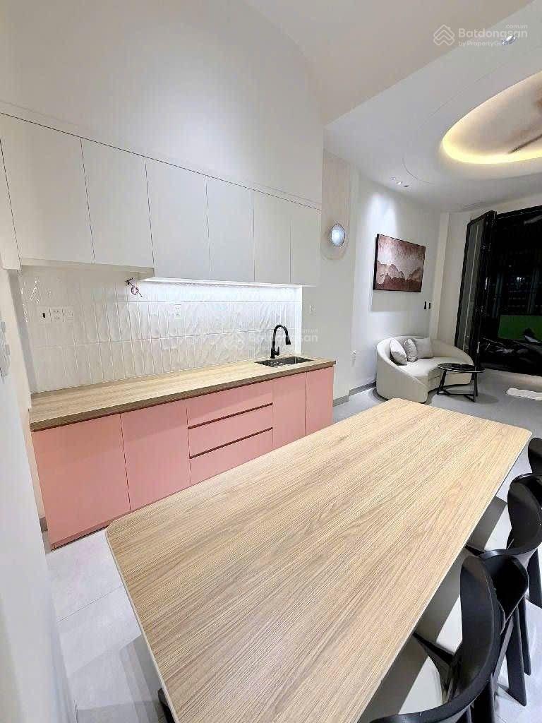Bán nhà 4 tầng sát công viên Đầm Sen đầy đủ nội thất đường Hoà Bình phường Hòa Thạnh Tân Phú