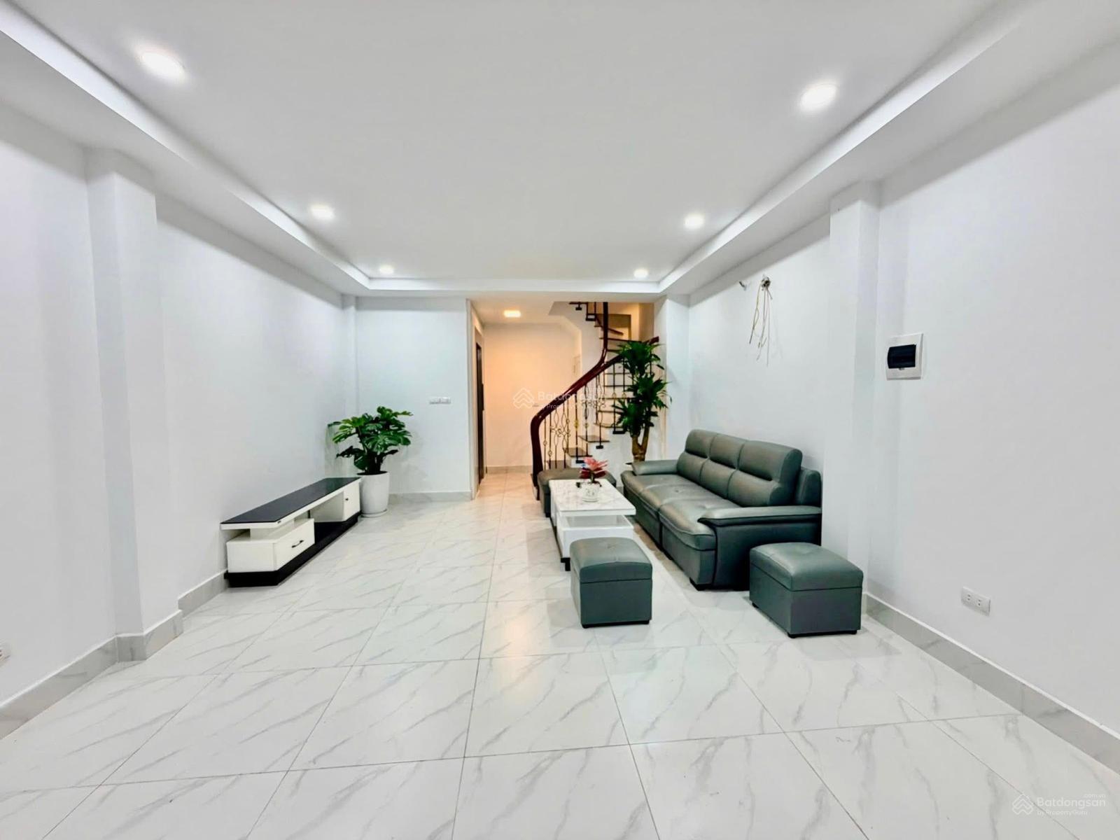 BÁN NHÀ XÂY MỚI - PHỐ TRƯỜNG CHINH - 45m2 6 Tầng - Vị Trí cực đẹp - Ngõ Rộng thông