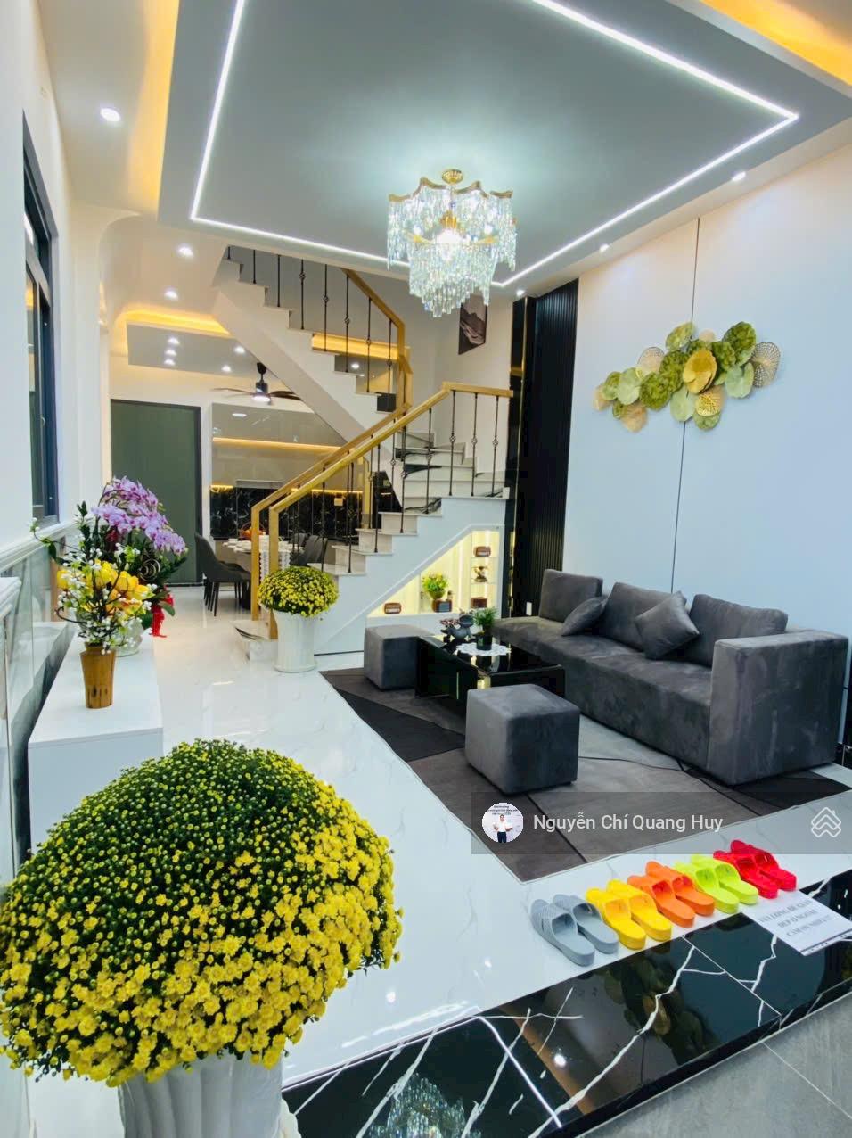 Nhà Phố Hiện Đại Cao Cấp - Hẻm 2174 Huỳnh Tấn Phát đầy đủ nội thất- 4m x 11m sổ hồng mới Giá 6,6 tỷ