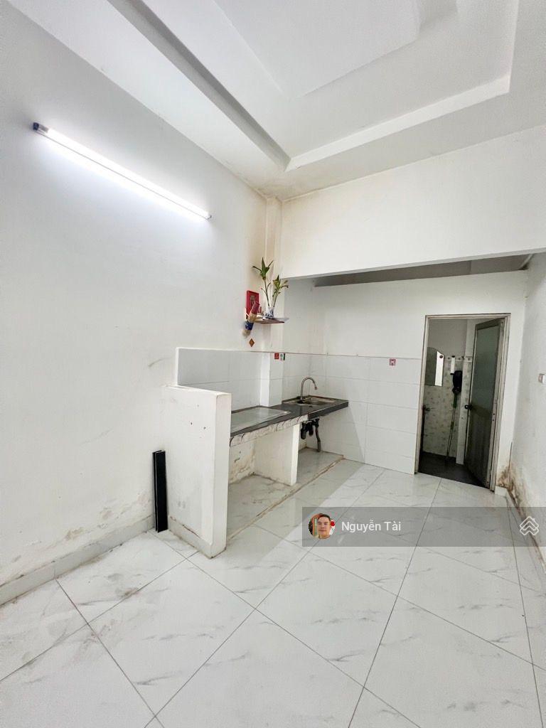 Hot, Bán gấp Nhà rẻ nhất BTân, Lê Đình Cẩn, 102m2, 2 tầng, sát mặt tiền, 3 phòng cho thuê, nhỉnh 4t