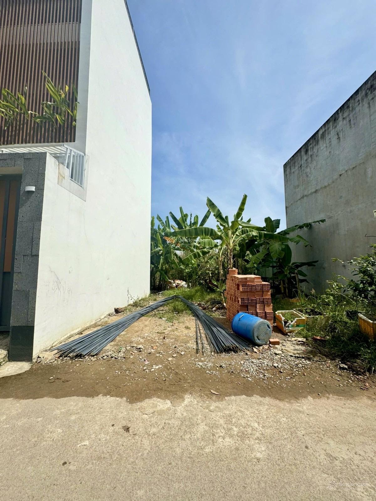 63m2. 7,8*8,1. KDC Việt Nhân Eco2. Trưởng Lưu. Full thổ. SHR. Gấp bán: 3 tỷ chín.