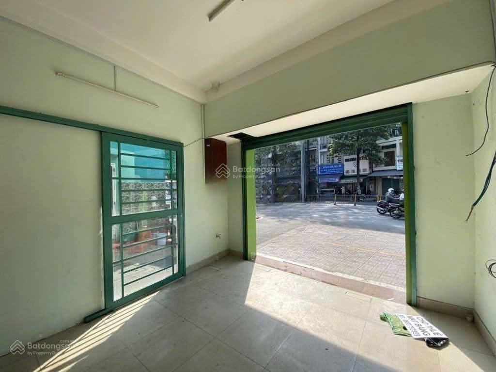Cho thuê nhà 2 mặt tiền đường 3/2, P.12, Q.11 giá 14tr