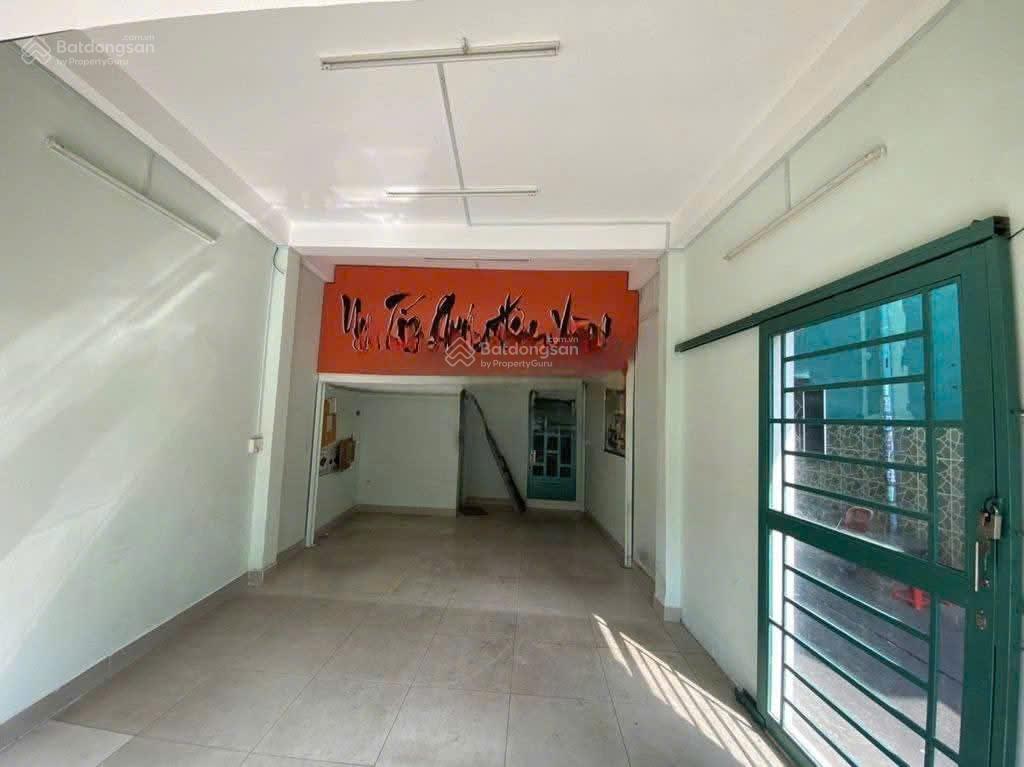 Cho thuê nhà 2 mặt tiền đường 3/2, P.12, Q.11 giá 14tr