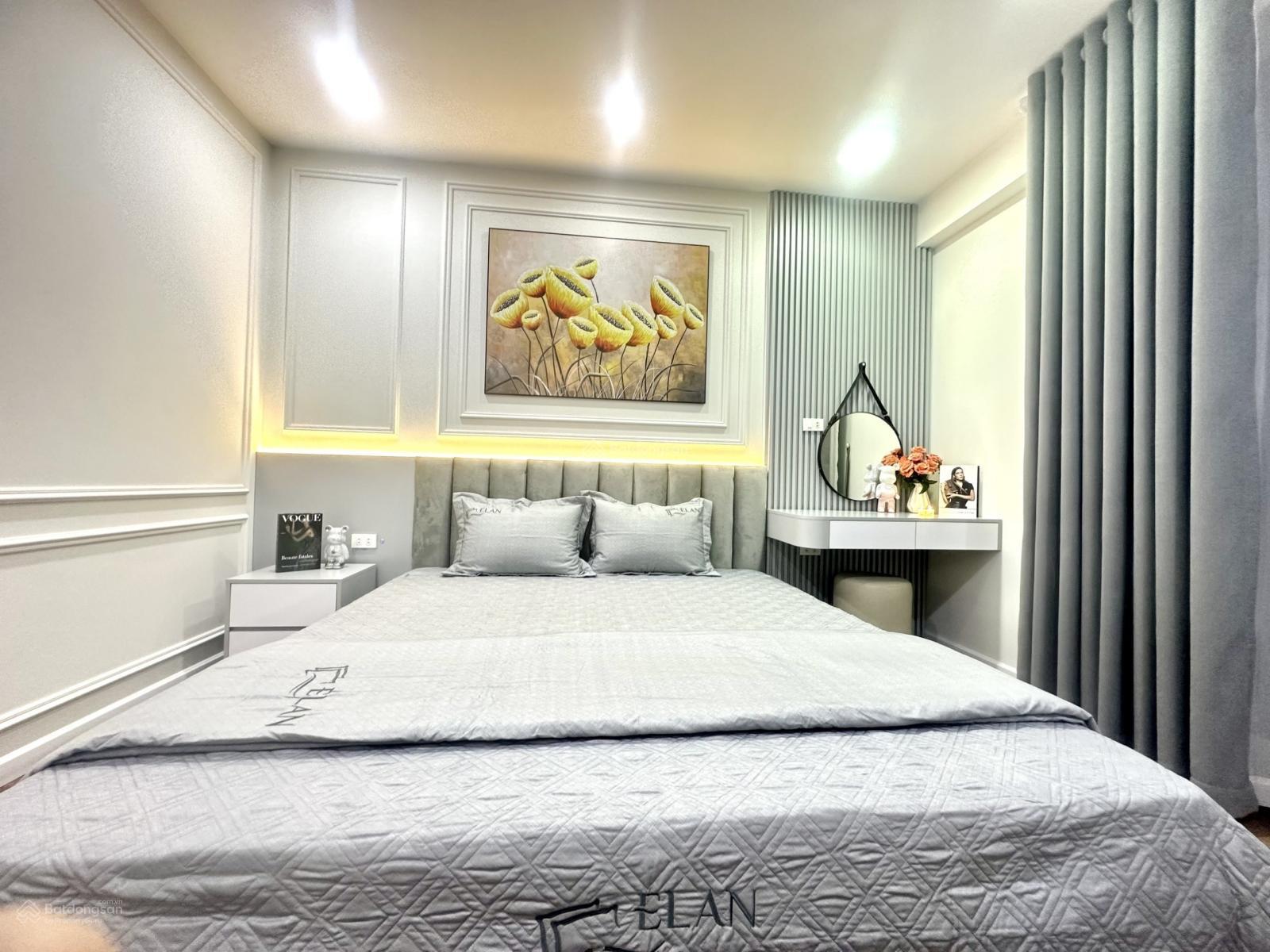 Bán căn hộ 2 phòng ngủ, 2 vệ sinh, 62m2 giá 4,6 tỷ, full nội thất đẹp ở ngay, 987 Tam Trinh